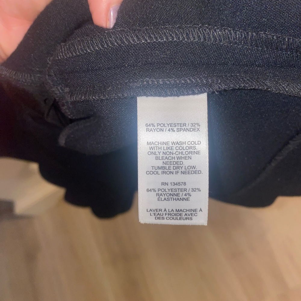 Vineyard Vines. Polyester And Rayon Scalloped Sle… - image 4